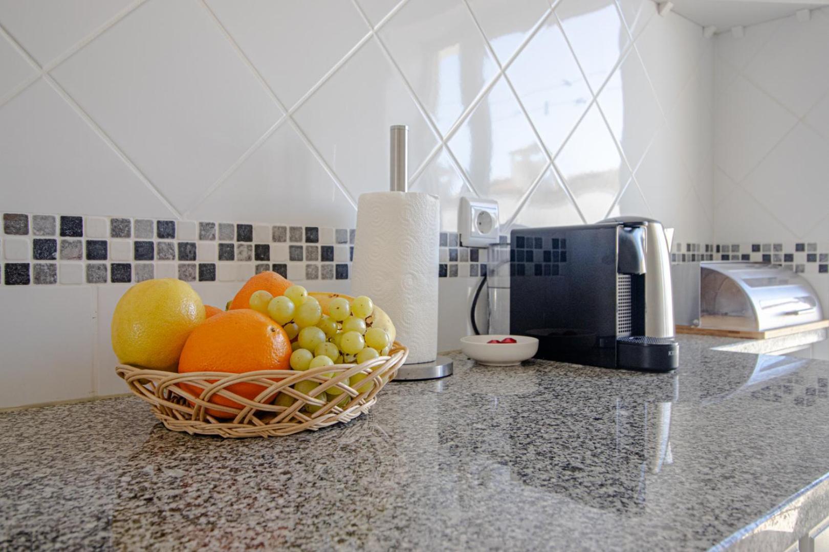 Old Town 2Br 50M Ocean W/ Ac Wi-Fi Parking Terrace Lägenhet Albufeira Exteriör bild